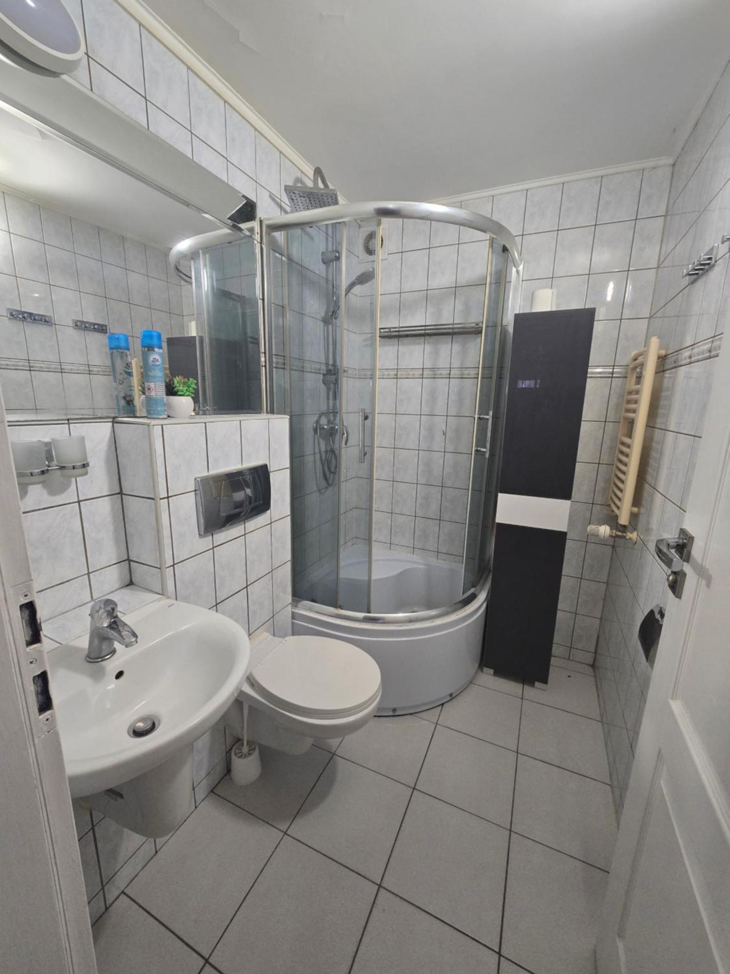 ורוצלב Hotel Dworek מראה חיצוני תמונה